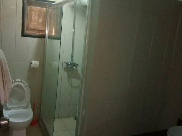 اتاق استاندارد با تخت دوبل, Crocodile Hotels And Restaurant Limited