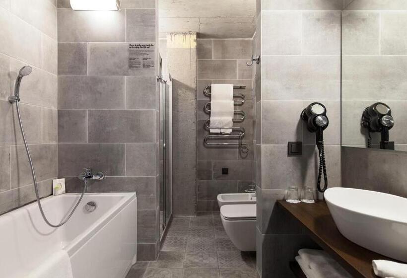 سوییت, Loop Hotel Vilnius