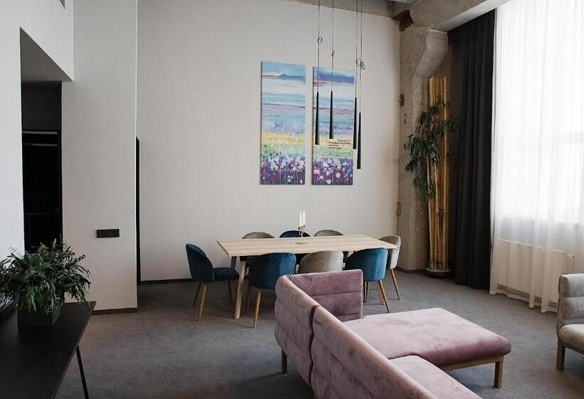 سوییت, Loop Hotel Vilnius