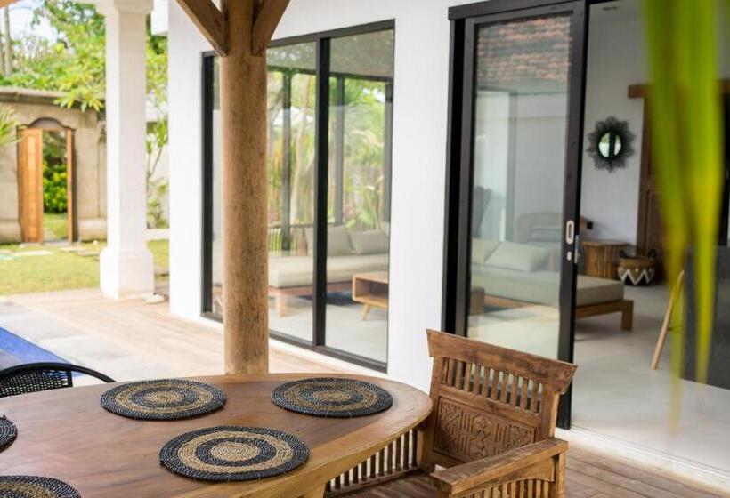 Вилла 2 Спальни, Mangga Wangga Living