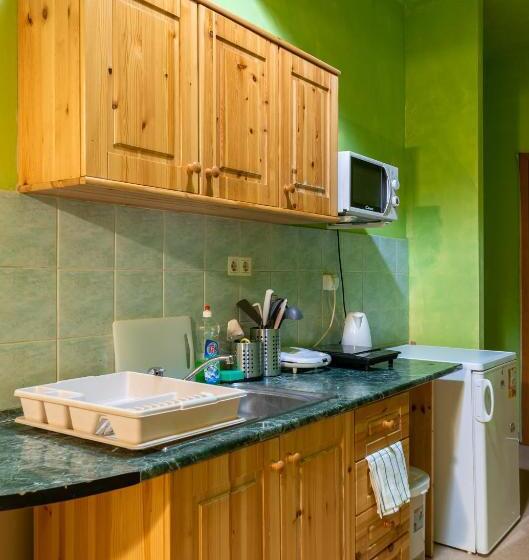 经济房, Lima Hostel Győr