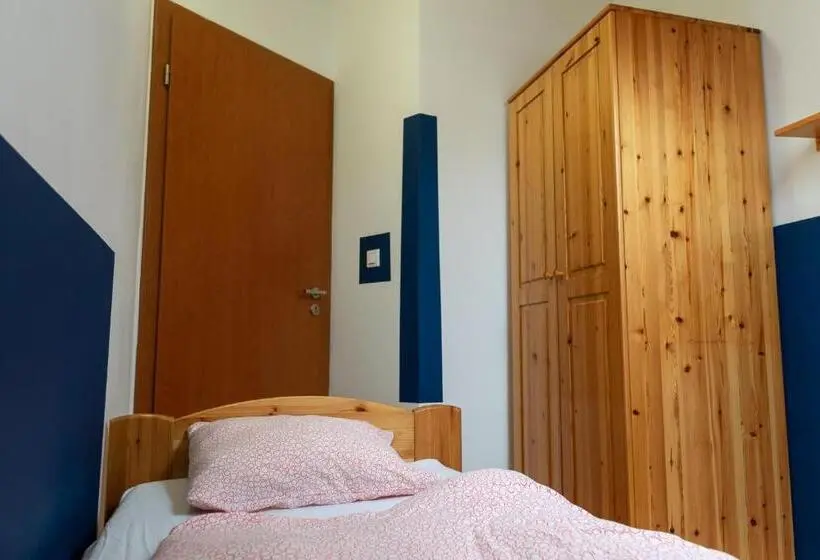 اتاق اکونومی یک تخته, Lima Hostel Győr