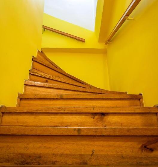 经济房, Lima Hostel Győr