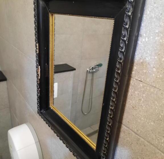 经济房, Lima Hostel Győr