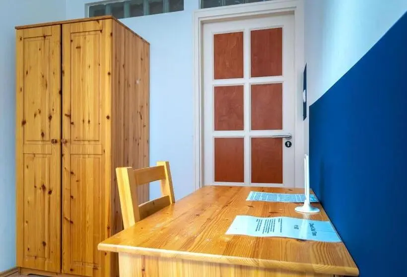 اتاق استاندارد یک نفره, Lima Hostel Győr