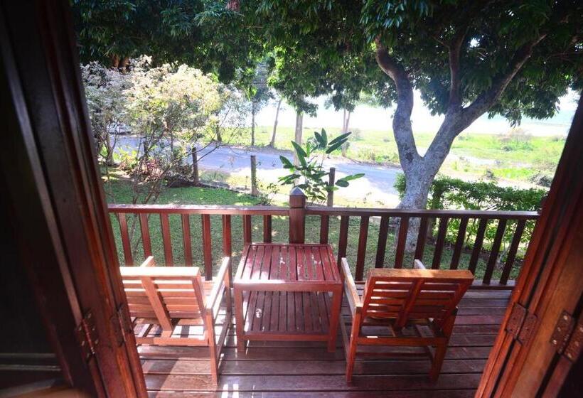 Номер Стандарт Вид на Озеро, Viang Yonok Hotel, Restaurant, Sports Club