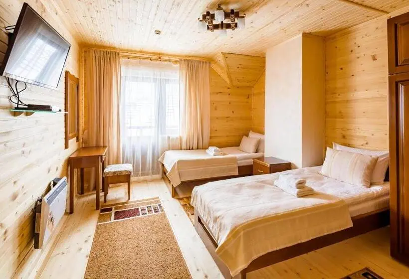 Talo 2 Makuuhuonetta, Family Hotel Cascad