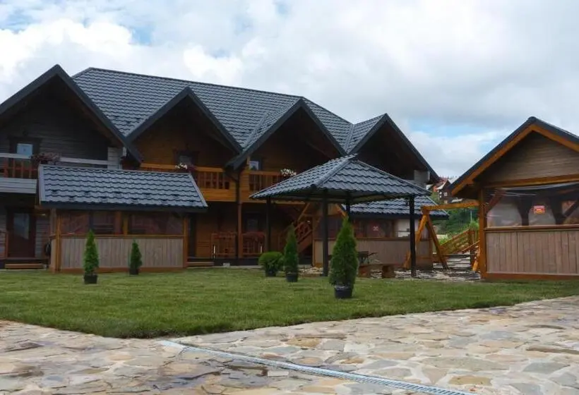 Standard Kolmen Hengen Huone, Family Hotel Cascad