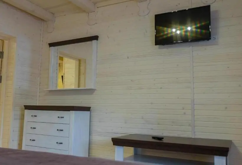Perhehuone Vuoristonäkymä, Family Hotel Cascad