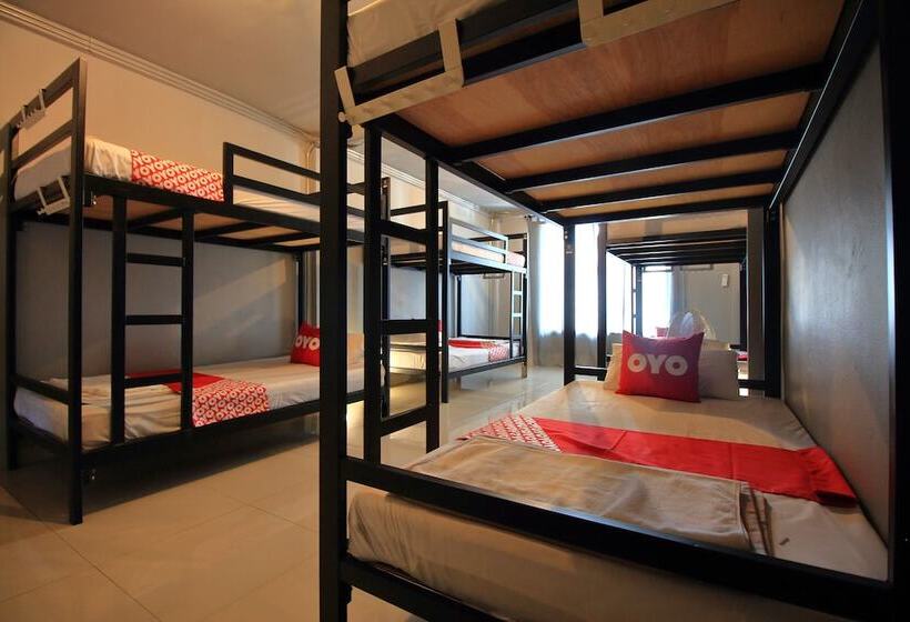 تختخواب در اتاق مشترک, Guyasuka Hostel&cafe