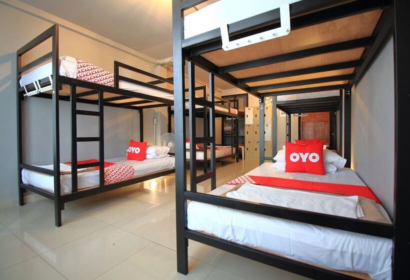 تختخواب در اتاق مشترک, Guyasuka Hostel&cafe