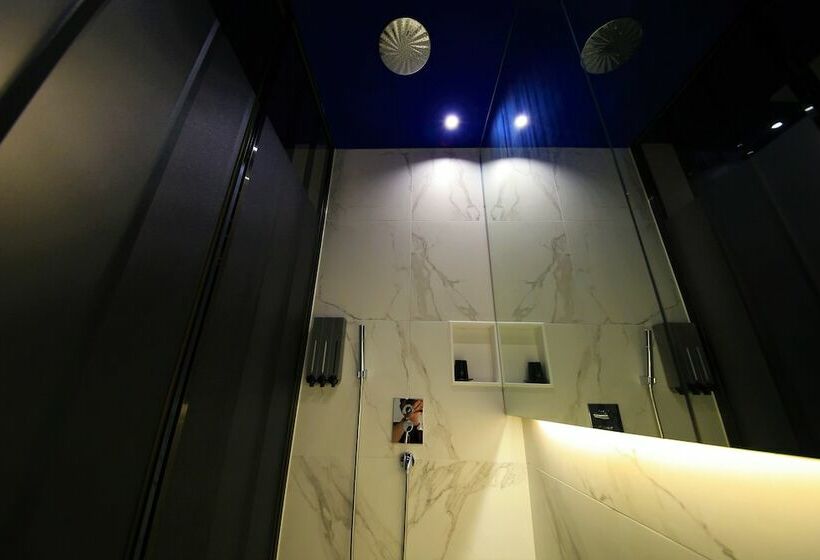 Cameră Deluxe, Cullinan Gaepo