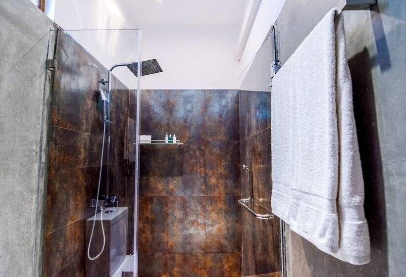 デラックスルーム, Arana By Forest Trails