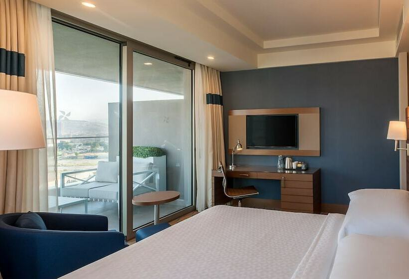 シティビューのダブルベッドスタンダードルーム, Four Points By Sheraton Izmir