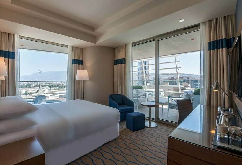 带城市景观及双人床的标准房间, Four Points By Sheraton Izmir