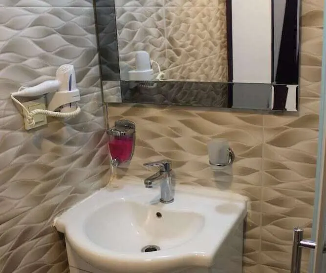 اتاق استاندارد سه نفره, Laleli Hotel Izmir
