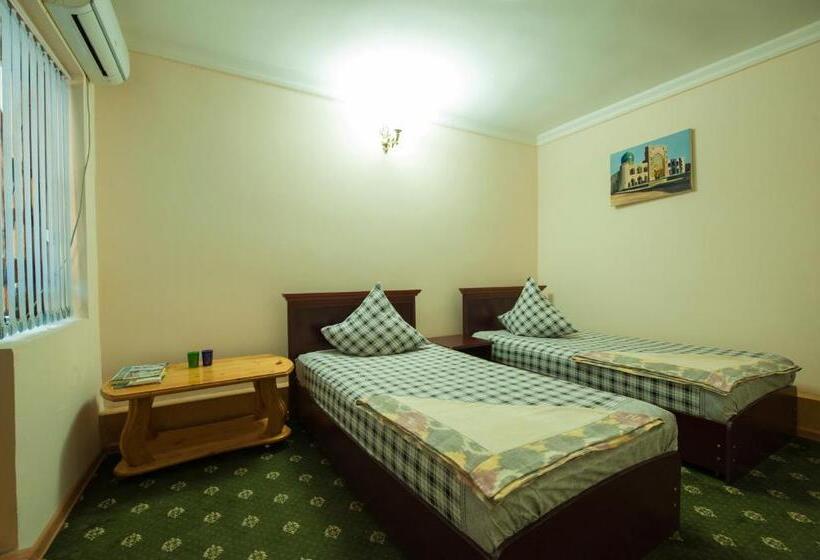 스탠다드 룸, Nasriddin Navruz