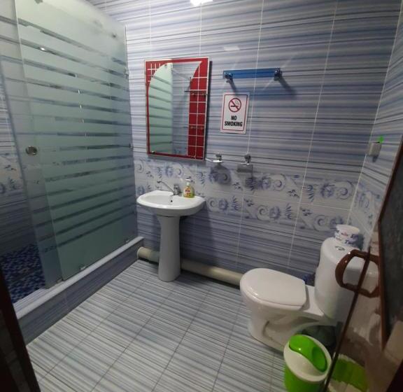 스탠다드 트리플 룸, Nasriddin Navruz