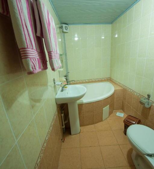 스탠다드 싱글 룸, Nasriddin Navruz