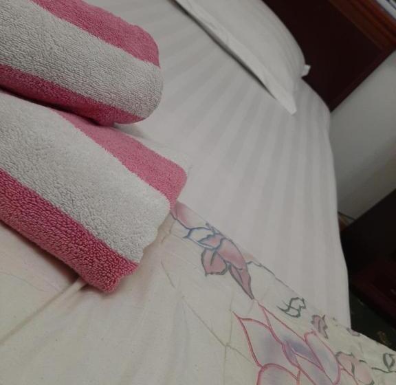 스탠다드 싱글 룸, Nasriddin Navruz