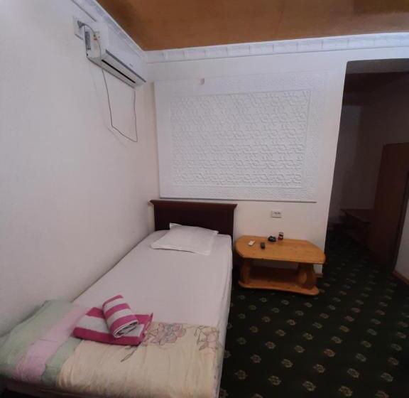 스탠다드 싱글 룸, Nasriddin Navruz