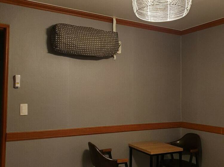 اتاق استاندارد, Motel Good Guy