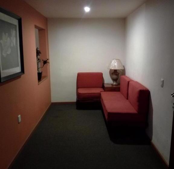 豪华套房, La Loma