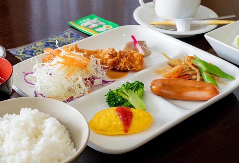 חדר סטנדרט לשלושה, Oyama Palace