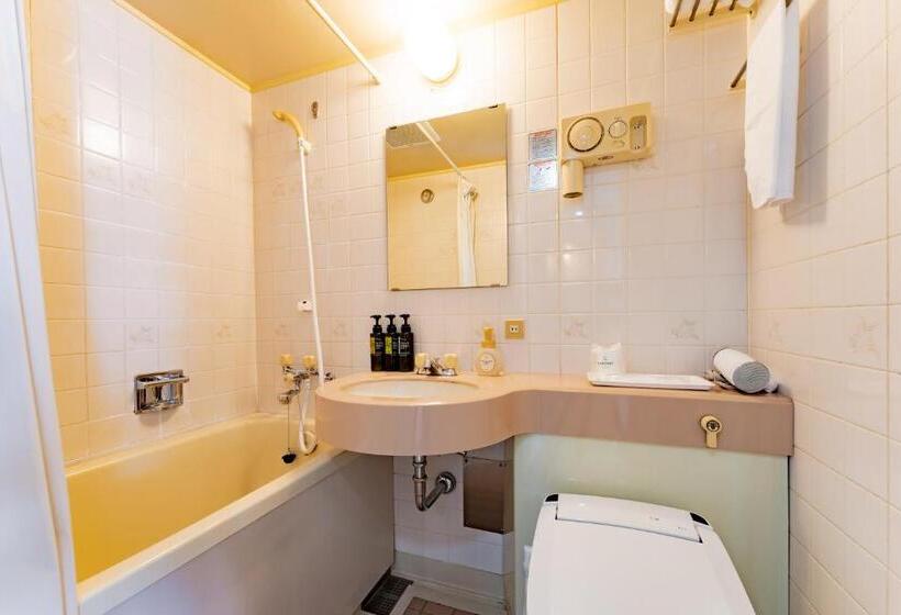 חדר אקונומי, Oyama Palace