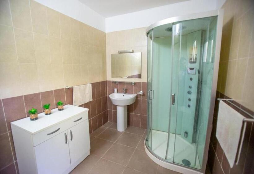 اتاق سوپریور, Villa Ayaba