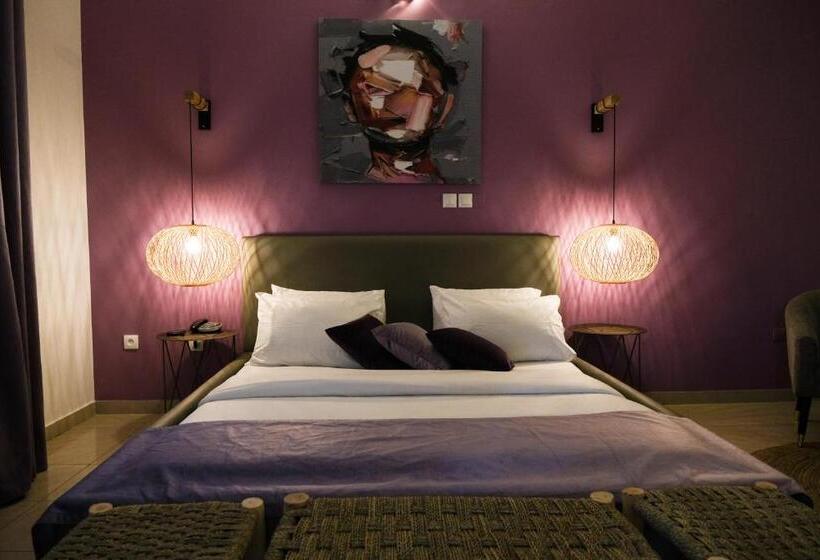 سوییت سوپریور, Villa Ayaba