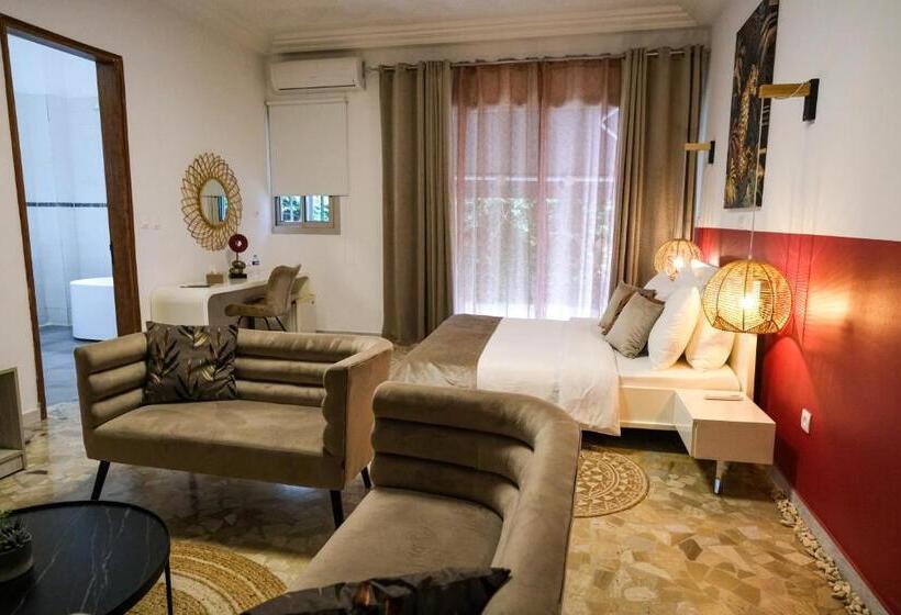 سوییت سوپریور, Villa Ayaba