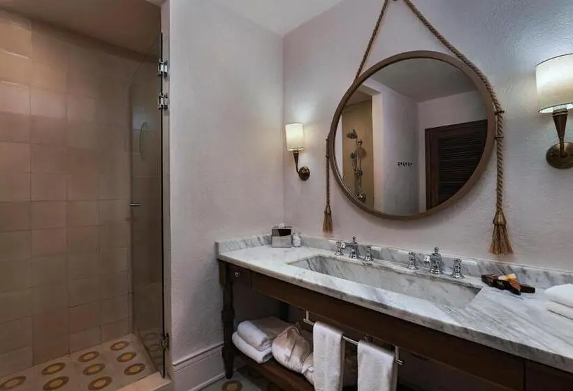 اتاق لوکس با تخت بزرگ, Itz Ana Resort & Residences