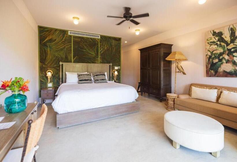 带大床的豪华间, Itz Ana Resort & Residences