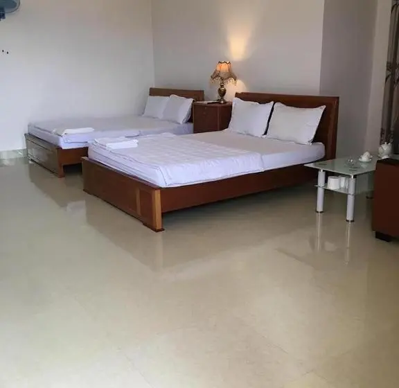 اتاق استاندارد چهار تخته, Kim Ngoc Khanh