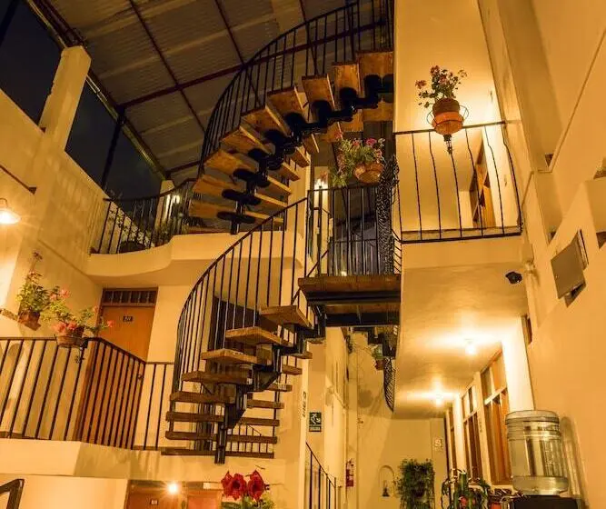 スタンダードルーム, La Casa De Los Balcones