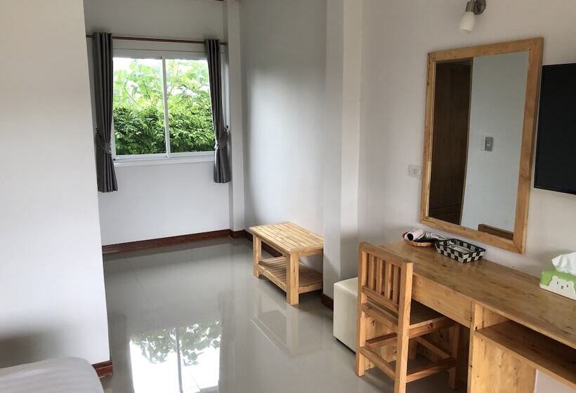 풀장 전망 디럭스 룸, Milin Villa Resort Kanchanaburi