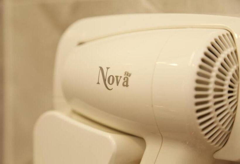 اتاق لوکس با تخت بزرگ, Nova Sky