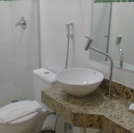 标准三人间, Pousada Da água Santa