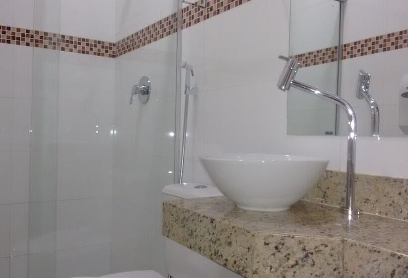 标准三人间, Pousada Da água Santa