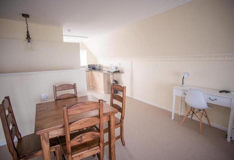 דירת חדר נוף לים, Oliver's Bed And Breakfast