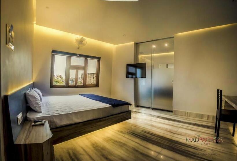 اتاق لوکس با تخت بزرگ, Thc Backpackers Jodhpur