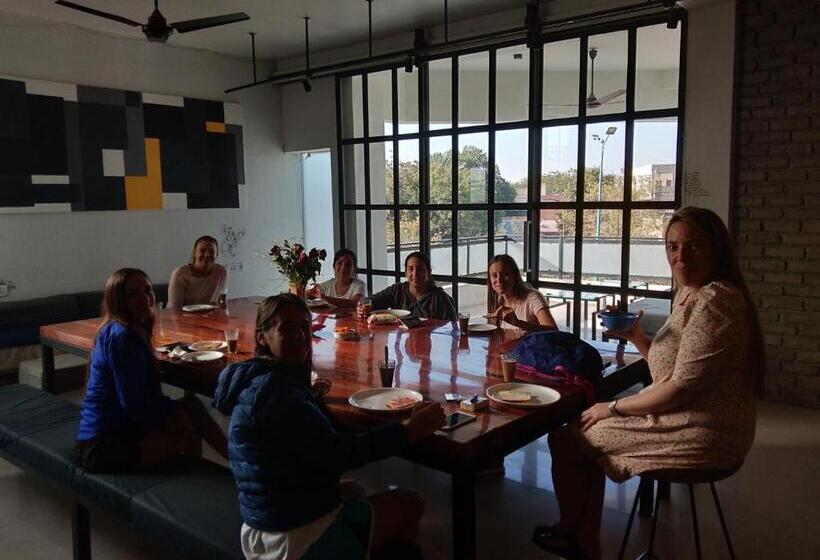 ルームシェアのワンベッド, Thc Backpackers Jodhpur