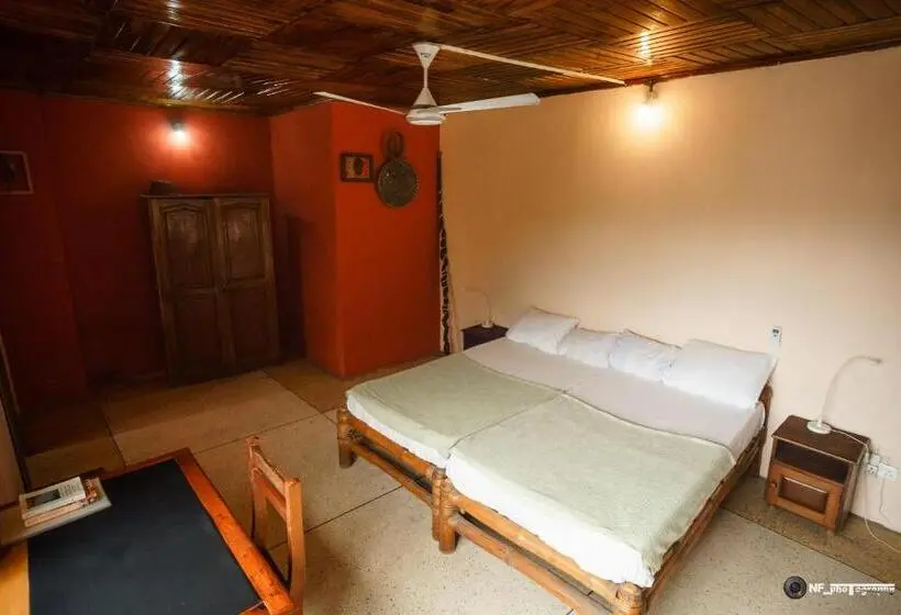 オーシャンビュースタンダードルームバルコニー付き, Busua Inn