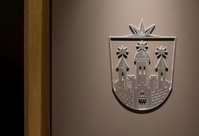 スタンダードルーム, Brunnenhaus Schloss Landau