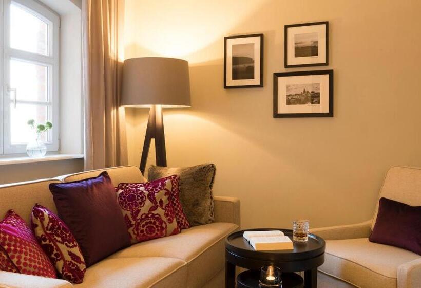 スイート, Brunnenhaus Schloss Landau