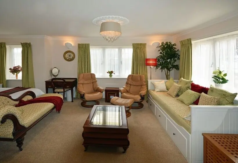 Suite, Haven Hall