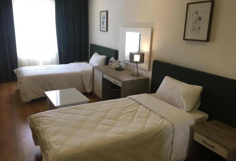 اتاق استاندارد, Khan Saray