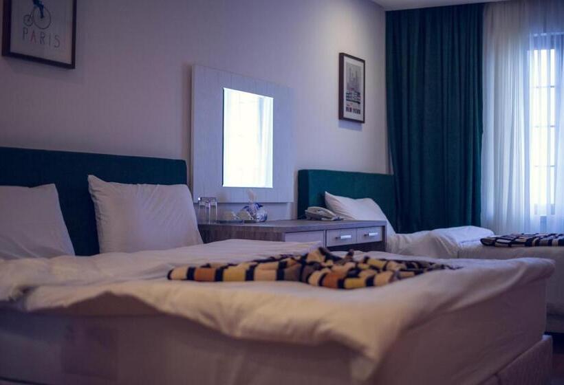 اتاق استاندارد سه نفره, Khan Saray