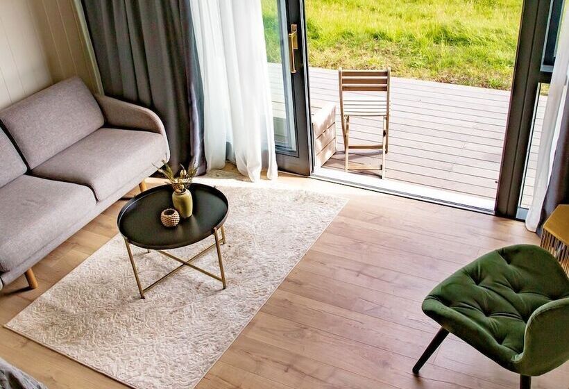 اتاق لوکس, Magma